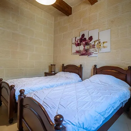 Casa de Férias 4 Bedroom Holiday With Private Pool Zebbug (Gozo)