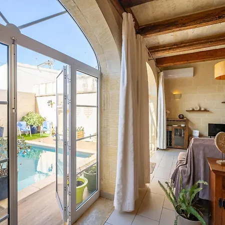 Сasa de vacaciones 4 Bedroom Holiday With Private Pool Zebbug (Gozo)