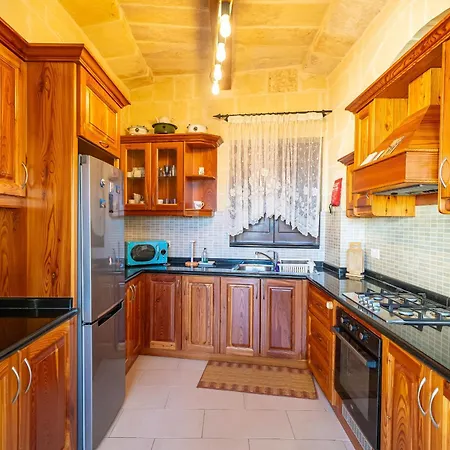 Nyaraló 4 Bedroom Holiday With Private Pool